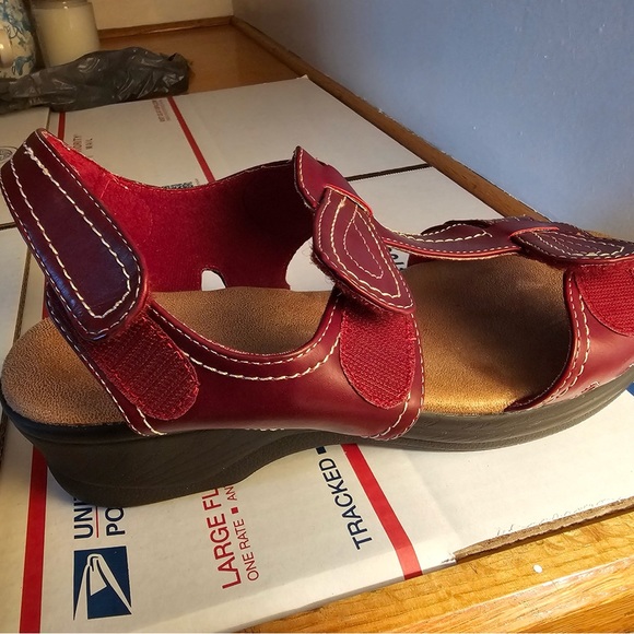 BASS UEC Womens Sandals Size 9 Red Tabitha Comfort
Sandals Black Sole - Picture 12 of 16